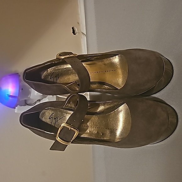 Giuseppe Zanotti Heels - Picture 1 of 7